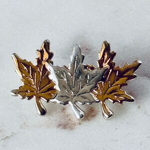 Vintage Two-Tone Maple Leaf Botanical Brooch Pin Costume Jewelry Leaf Cluster